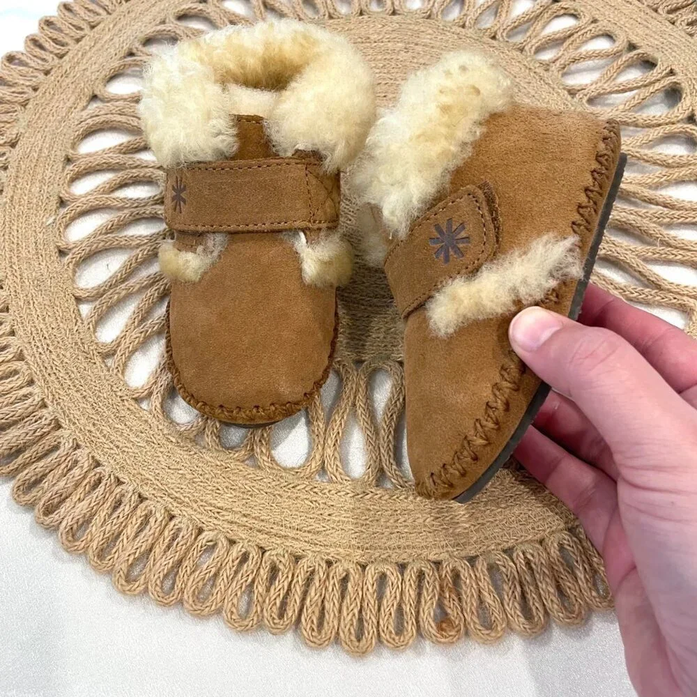 L.L. Bean Toddlers' Wicked Good Slippers Brown Suede Size 3-4
